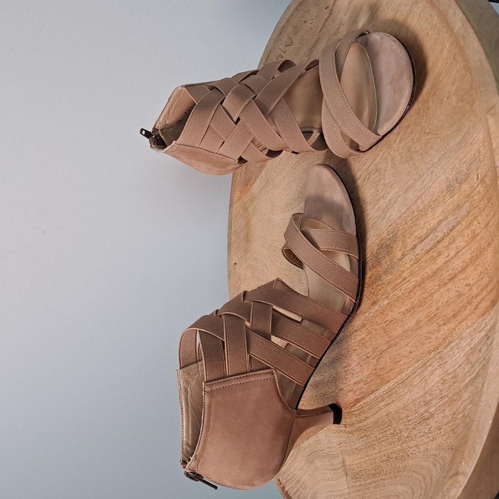 Stuart Weitzman Cage Strappy Elastic Weave Kitten Heel Sandals Nude Size 6